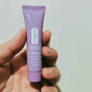 🌷BRAND NEW Clinique take the day away, facial cleansing mousse